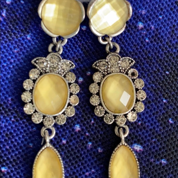Yellow earrings - Picture 2 of 4